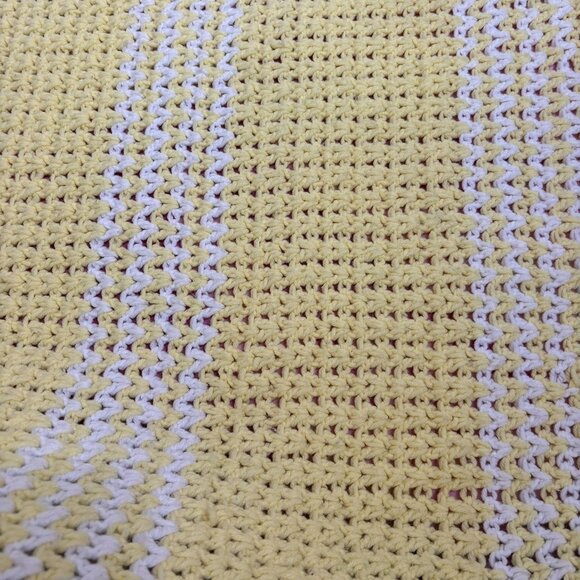 Handmade Yellow White Crochet Throw Baby Blanket Yarn Fringe Edges 35 x 60 - Picture 4 of 4
